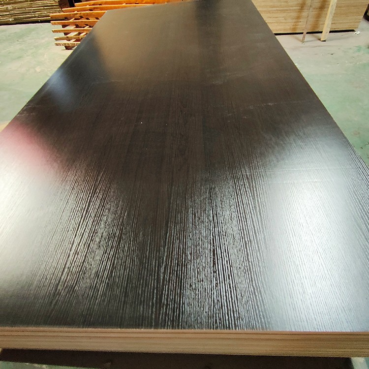 Contreplaqué mélaminé